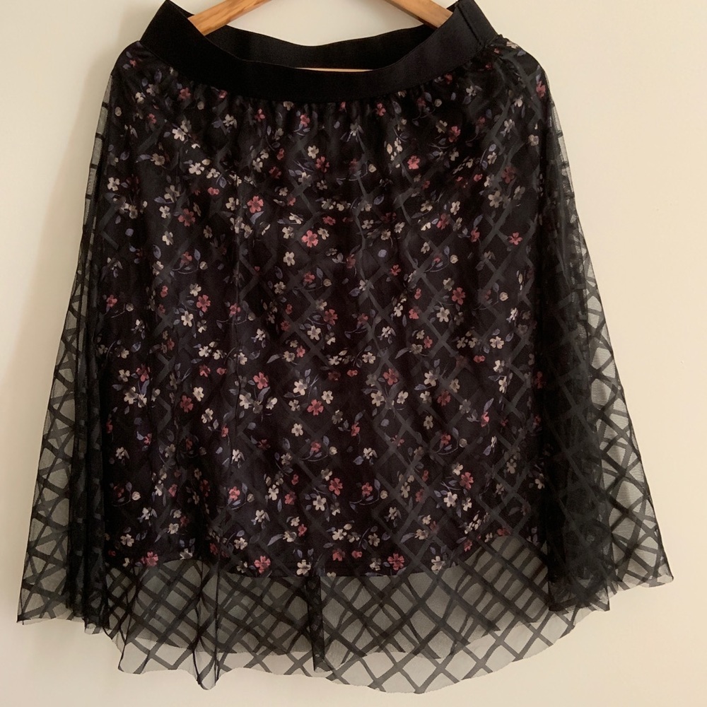 Metrowear Floral/Black Skirt